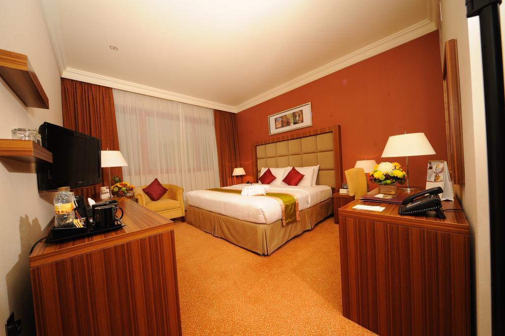 City Seasons Al Hamra Hotel Абу-Даби Экстерьер фото