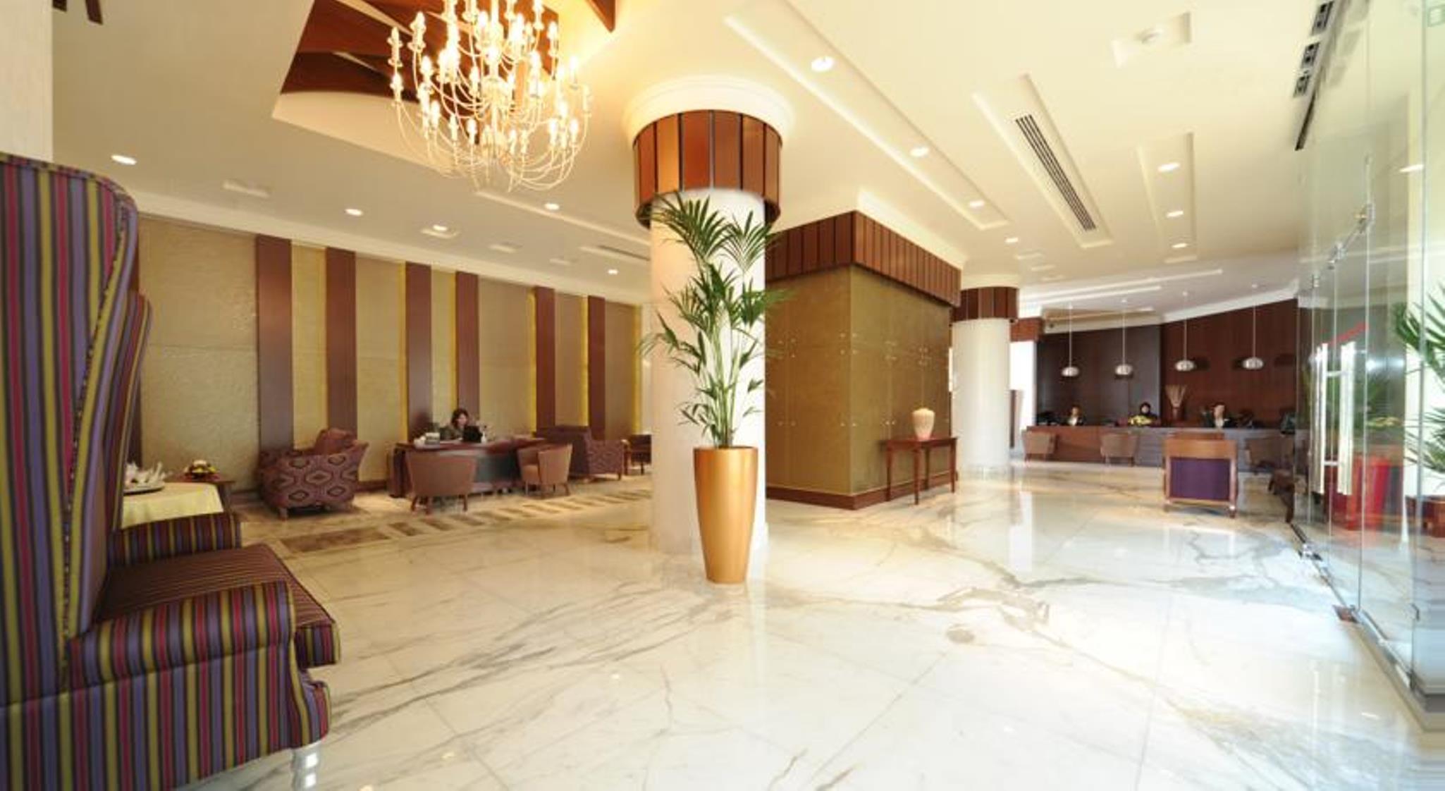 City Seasons Al Hamra Hotel Абу-Даби Интерьер фото